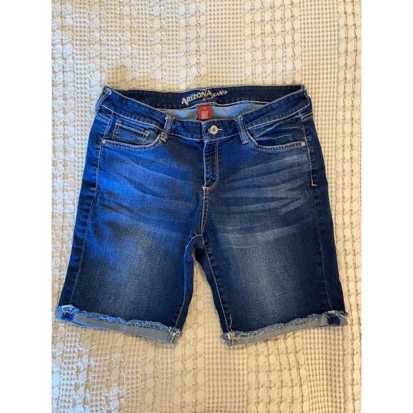 Arizona Jeans Size 13 Womens Denim Distressed Cuffed Shorts Vacation Travel Pool - Picture 9 of 9